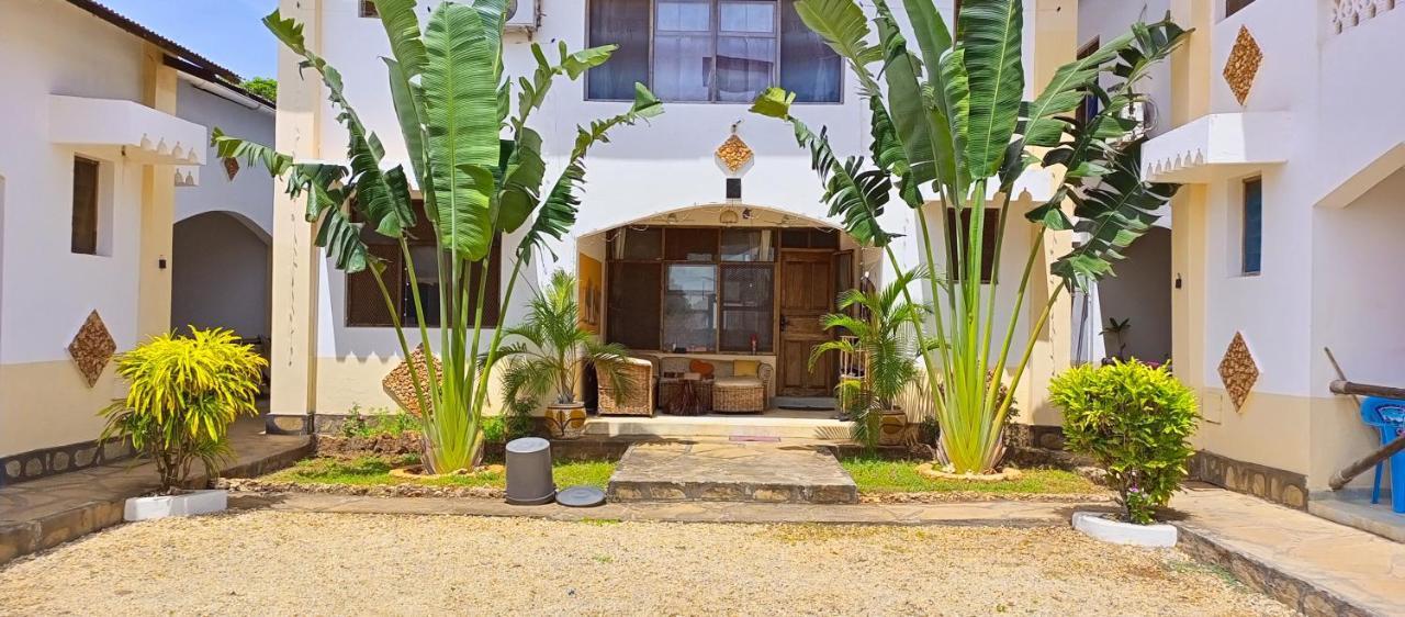 Simba Apartments Diani Beach Dış mekan fotoğraf